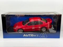 1/18 AUTOart 1:18 Holden HSV Commodore VT2 Clubsport R8