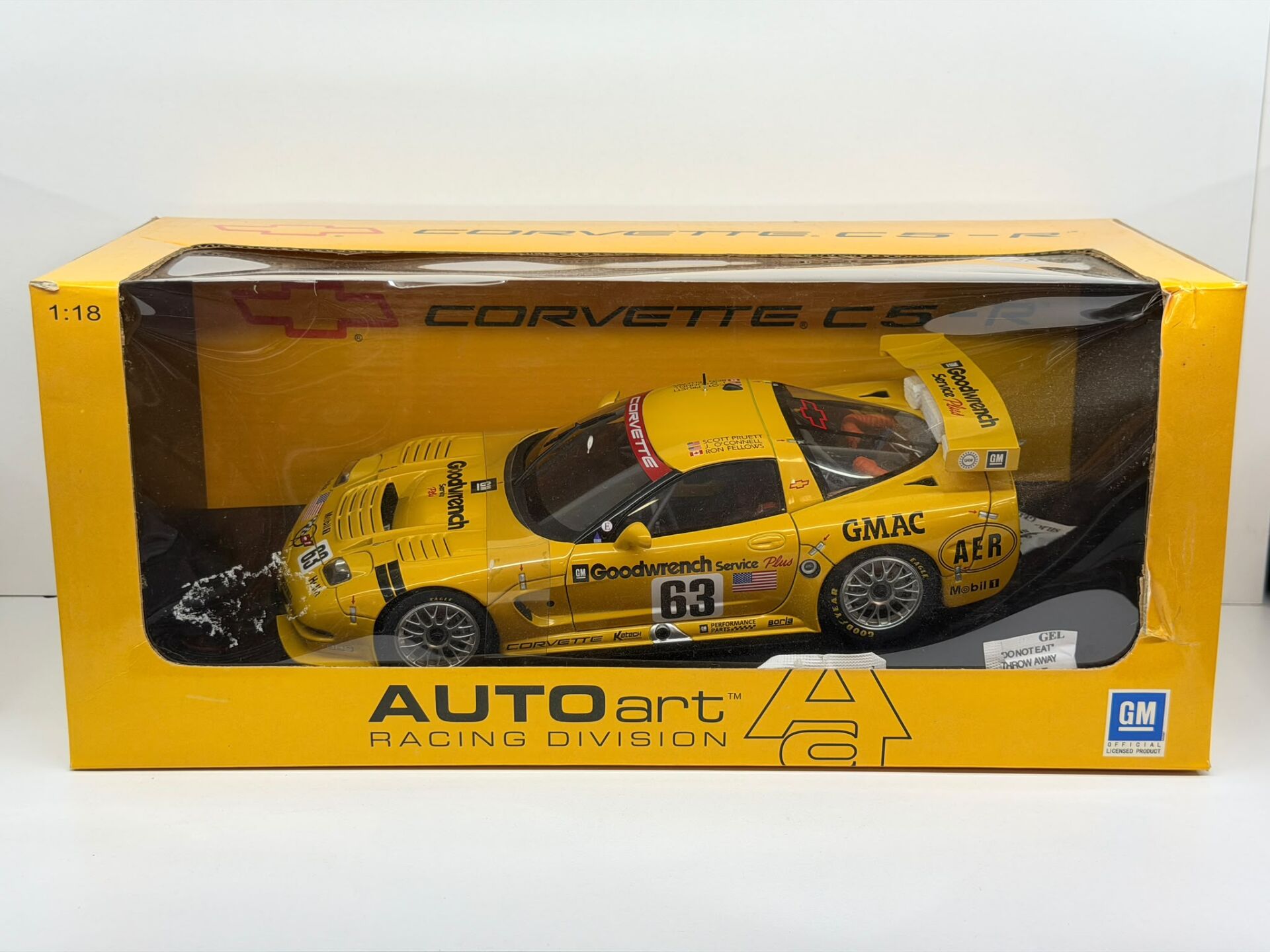 1/18 AUTOart CHEVROLET CORVETTE C5-R #63 LE MANS 2001 au 80108