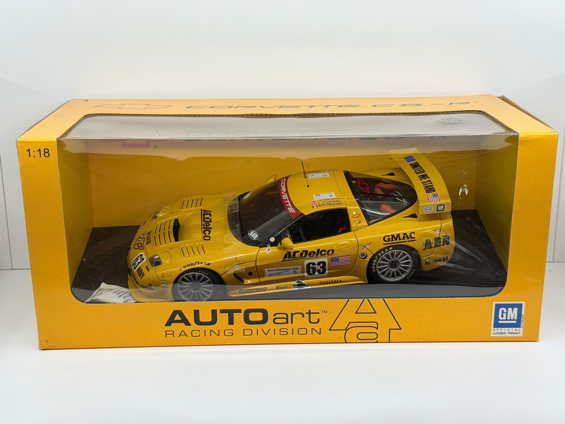1/18 Autoart  80205 Racing Division CHEVROLET CORVETTE C5-R LE MANS