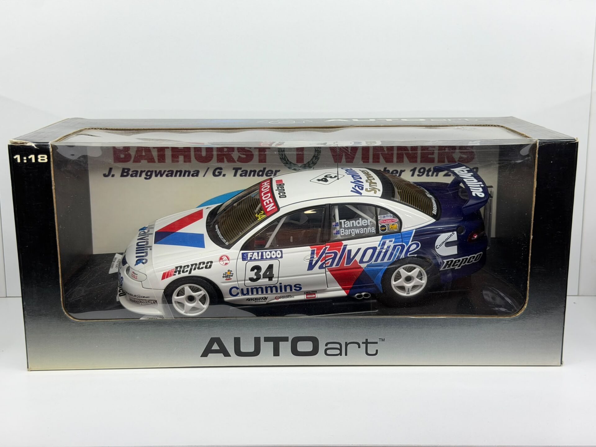 1:18 AUTOart Bathurst Winning Holden VT Commodore #34 Tander/Bargwanna 2000