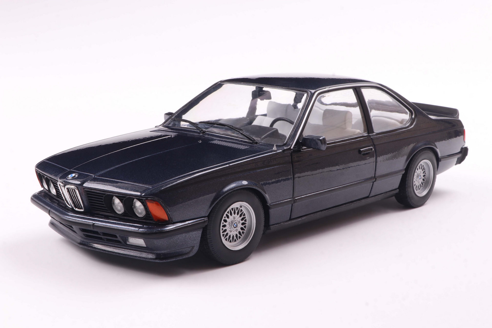 1/18 SOLİDO BMW 635 CSI Macau Blue 1984  - S1810306