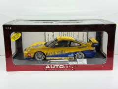 AUTOART - PORSCHE 996 GT3 2005 MACAU #88