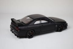 1/18 AUTOart NISSAN SKYLINE GT-R R33 MATT BLACK - 77324