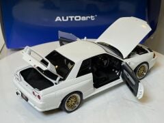 1/18 AUTOART - NISSAN - SKYLINE GT-R (R32) V-SPEC II TUNING VERSION 1991