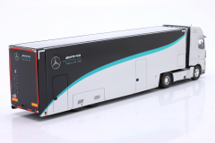 1/43 SPARK Mercedes-Benz Actros race car transporter Mercedes-AMG Petronas formula 1 - S8599