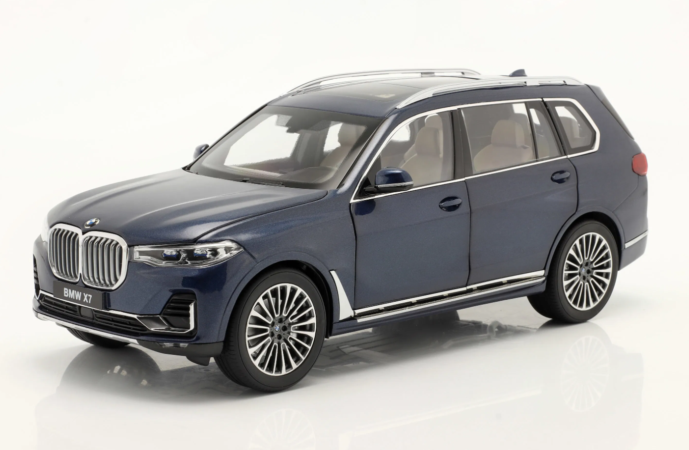 KYOSHO - BMW - X7 (G07) 2019