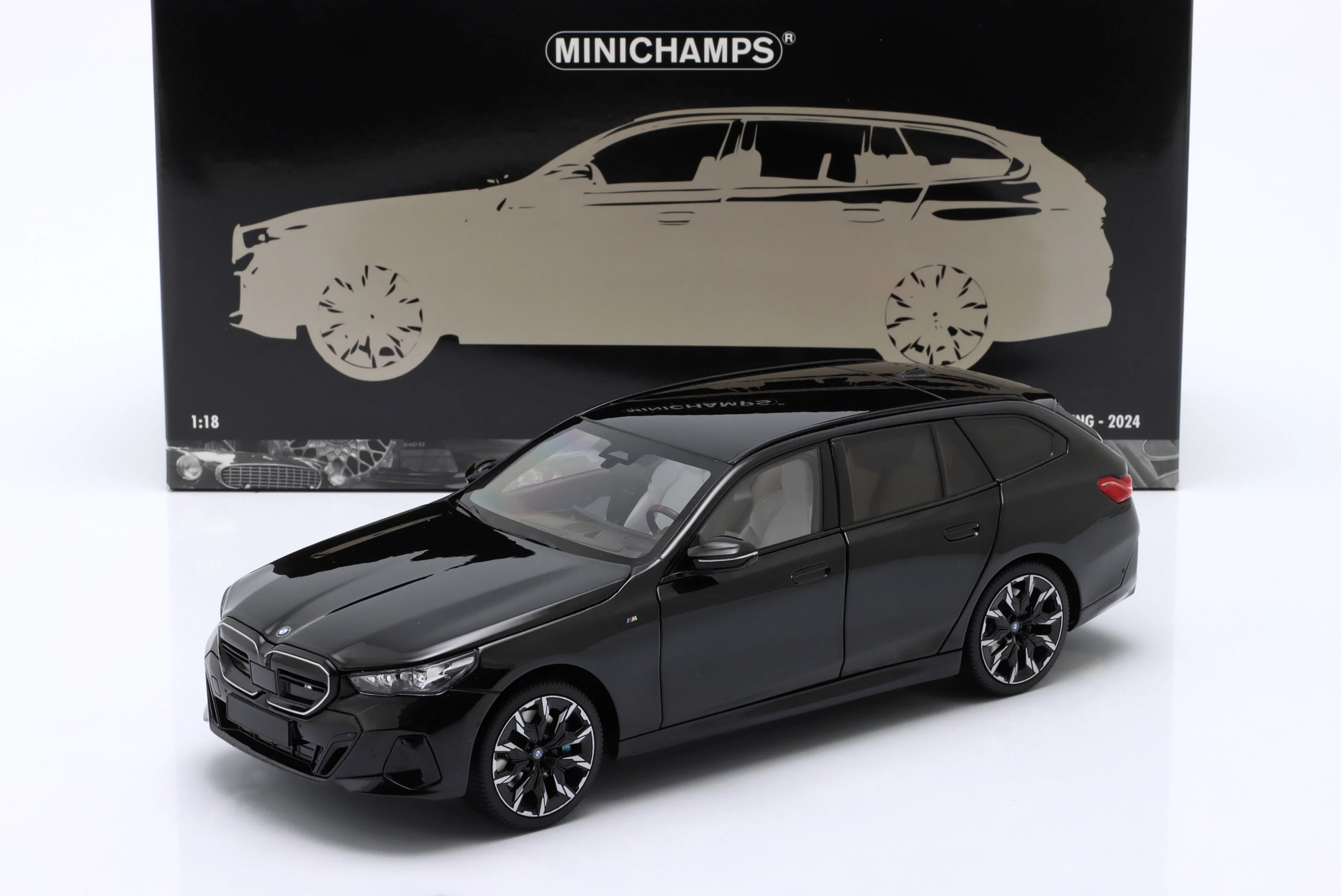 1/18 MINICHAMPS BMW i5 M60 Touring Year 2024 black metallic - 110023602