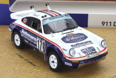 SPARK-MODEL - PORSCHE - SET 2X 911 953 ROTHMANS N 176 WINNER RALLY DAKAR 1984 RENE METGE - DOMINIQUE LEMOYNE + 911 992 N 953 ROUGHROADS RALLY DAKAR 2023