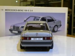 AUTOART - MERCEDES BENZ - 190E 2.0 1986