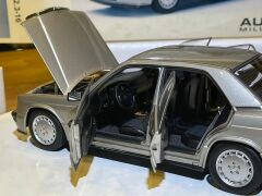 AUTOART - MERCEDES-BENZ 190E (W201) 2.3-16