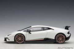 AUTOART - LAMBORGHINI - HURACAN LP640-4 PERFORMANTE 2017