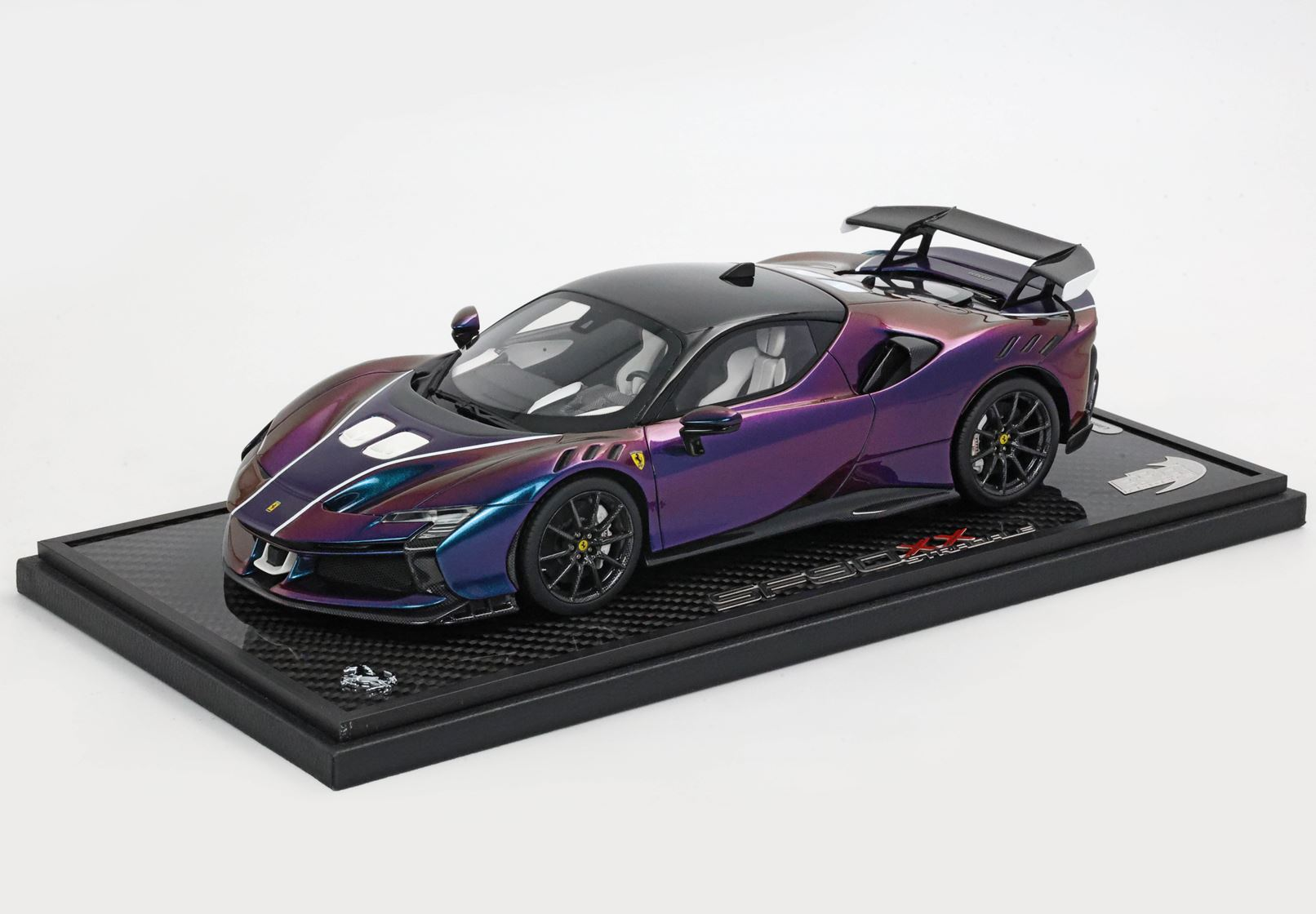 1/18 BBR Ferrari SF90 XX Stradale chamaleon - tetto nero - dettagli bianchi