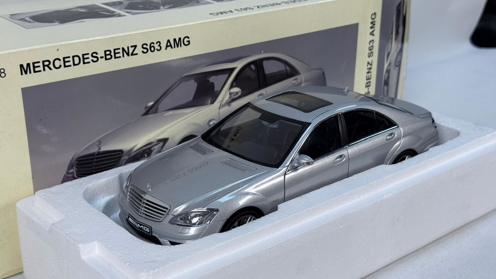 AUTOART - MERCEDES BENZ - S-CLASS S63 AMG 2008