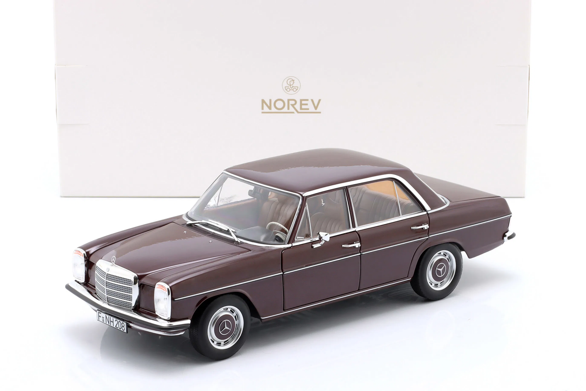 1/18 Norev Mercedes-Benz 200/8 (W115) year 1968 dark reddish-brown - 183778