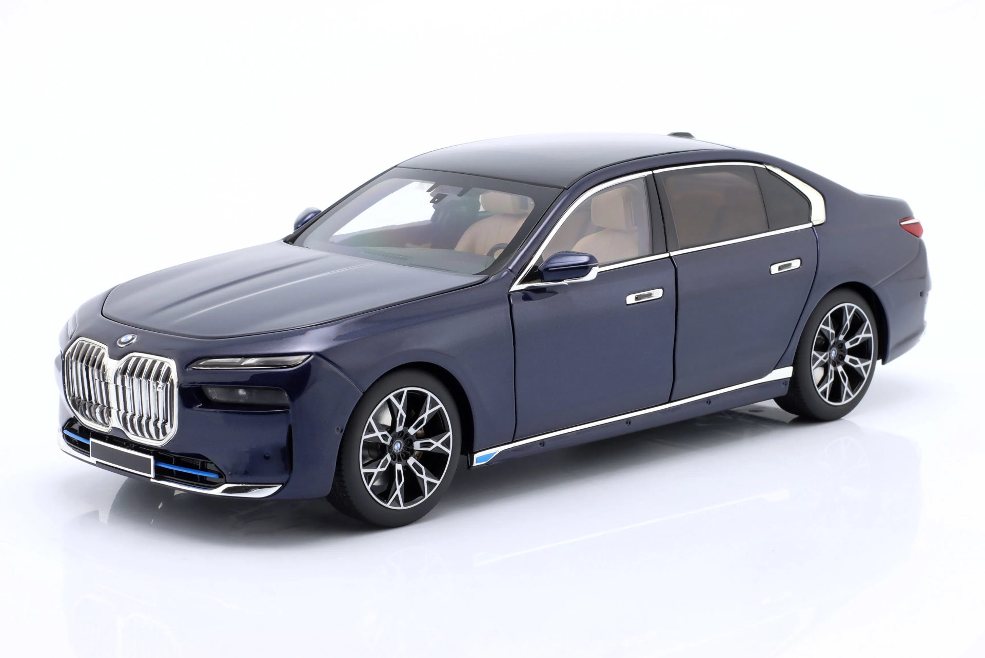 1/18 MINICHAMPS - BMW - 7-SERIES i7 (G70 BEV) 2022