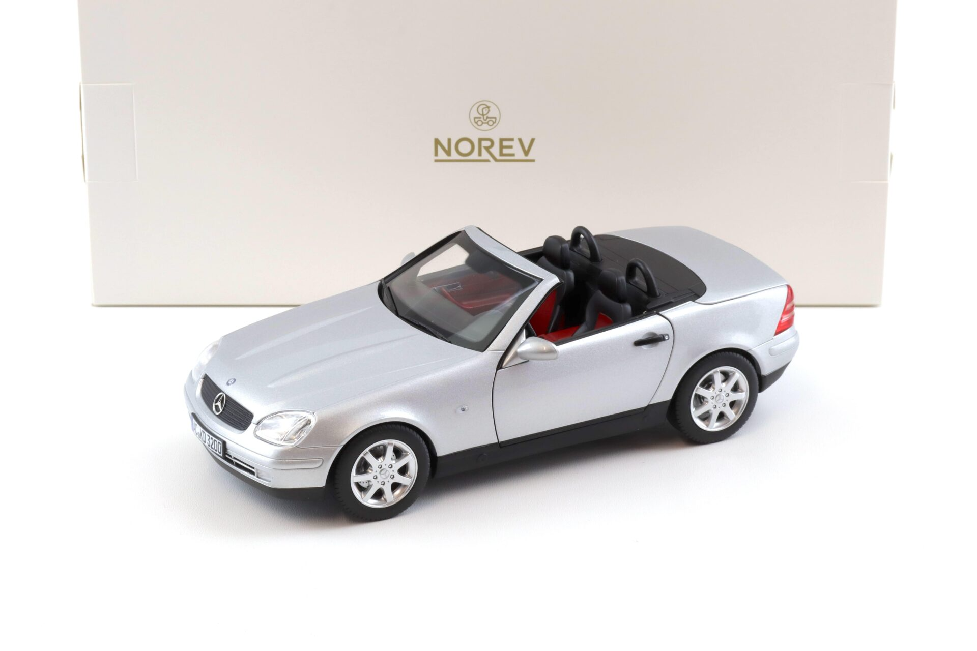 1/18 NOREV Mercedes SLK 1996 R170 Brilliant silver - 183020
