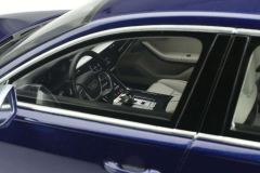 1/18 GT SPIRIT Audi S8 Navarra Blue Limousine 2020 - GT313