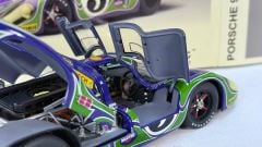 AUTOART - PORSCHE - 917LH 4.5L TEAM MARTINI RACING INTERNATIONAL N 3 2nd 24h LE MANS 1970 G.LARROUSSE - W.KAUHSEN