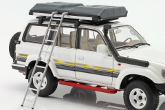 NZG - TOYOTA - LAND CRUISER J8 WITH ROOF PACK 1990