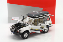 NZG - TOYOTA - LAND CRUISER J8 WITH ROOF PACK 1990