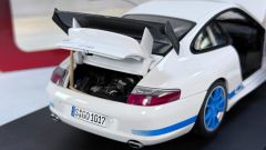 AUTOART - PORSCHE - 911 (996) GT3 RS 2002