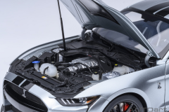 1/18 AUTOart Ford Shelby Mustang GT500 (Iconic Silver)
