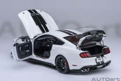 1/18 AUTOart Ford Shelby Mustang GT500 (Iconic Silver)