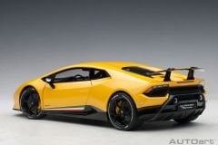 AUTOART - LAMBORGHINI - HURACAN LP640-4 PERFORMANTE 2017