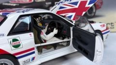 AUTOART - NISSAN - SKYLINE GT-R (R32) TEAM REEBOK N 1 GROUP A 1990 HASEMI - WITH DRIVER FIGURE