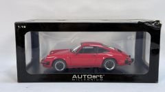 AUTOART - PORSCHE - 911 CARRERA 1988