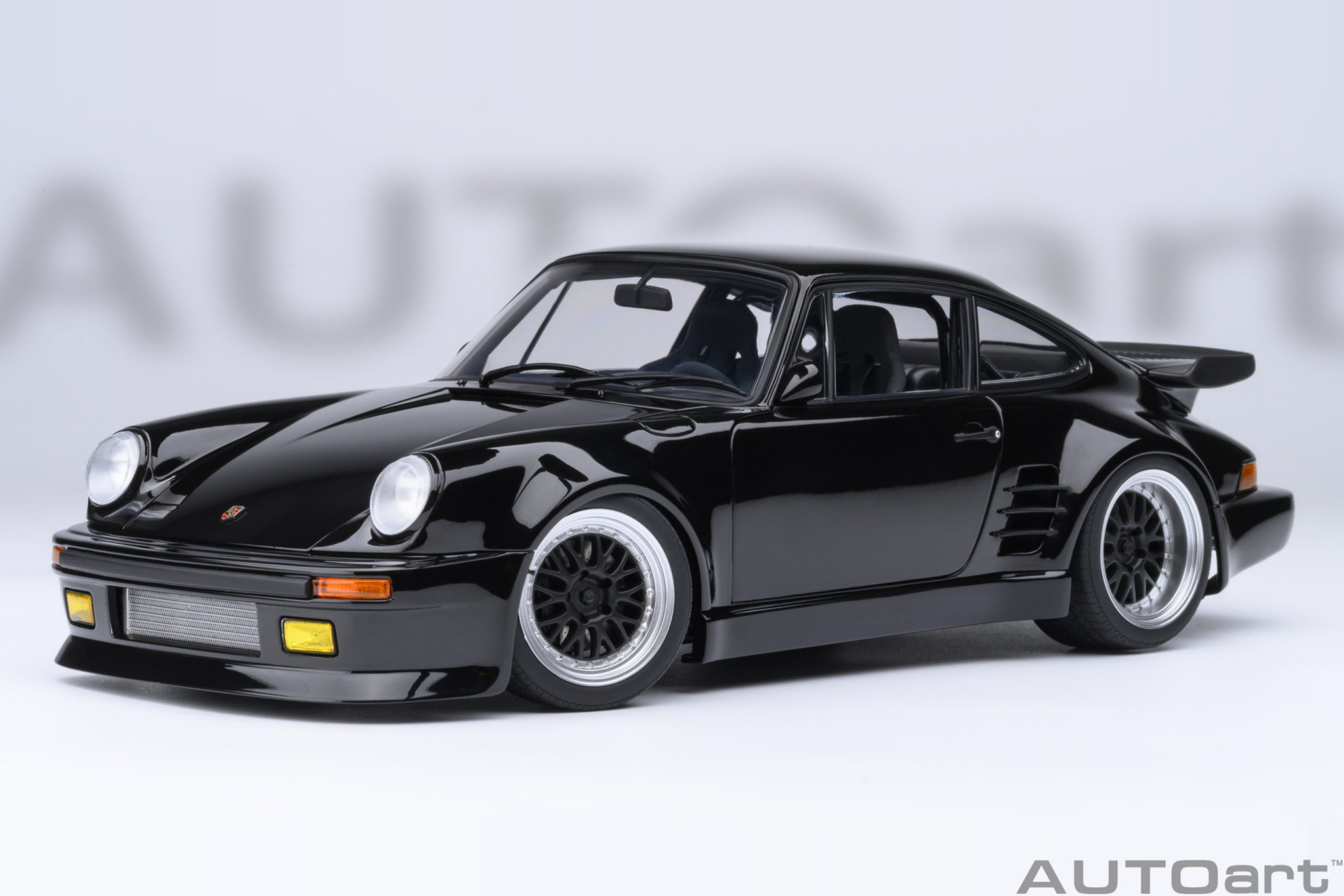 1/18 AUTOart Porsche 911 (930) Turbo Wangan Midnight “Blackbird”