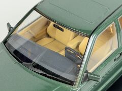 1/18 TRIPLE 9 Mercedes Benz 190E 2.3 Sportline W201 - T9-1800311