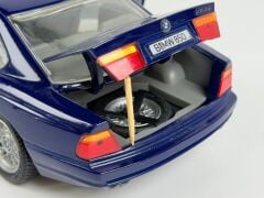 1/18 REVELL BMW 850i