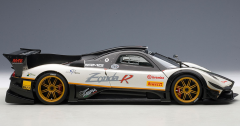1/18 AUTOart Pagani Zonda Revolucion White Carbon Fiber - 78271