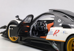 1/18 AUTOart Pagani Zonda Revolucion White Carbon Fiber - 78271