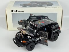 1/18 AUTOart BAJA FJ CRUISER 2007 - 80716