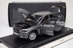 1/18 PARAGON - BMW X5 F15