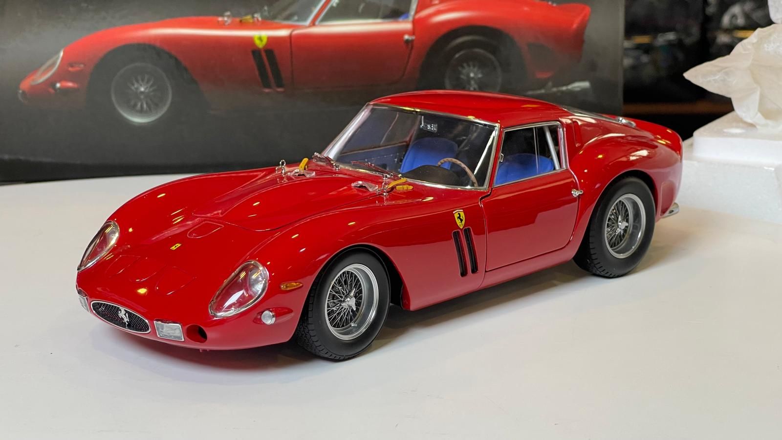 KYOSHO - FERRARI - 250 GTO 1962 - BLUE INTERIOR