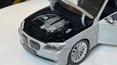 KYOSHO - BMW - 7-SERIES 750Li (F02) 2009