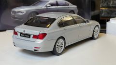 KYOSHO - BMW - 7-SERIES 750Li (F02) 2009