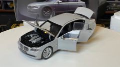 KYOSHO - BMW - 7-SERIES 750Li (F02) 2009
