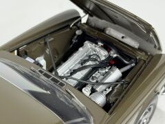 1/18 PARAGON Jaguar XJ6 4.2L Sable Brown - 2011004
