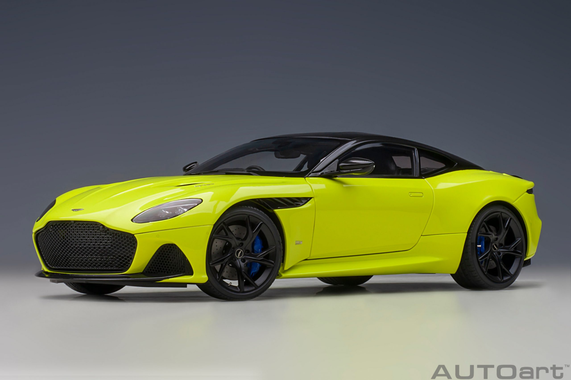 1/18 AUTOart Aston Martin DBS Superleggera (Lime Essence) 70295