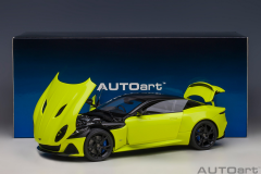 1/18 AUTOart Aston Martin DBS Superleggera (Lime Essence) 70295