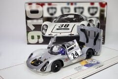 1/18 EXOTO - PORSCHE - 910 TEAM MARTINI RACING N 24 1000km NURBURGRING 1968 R.HUHN - D.DECHENT