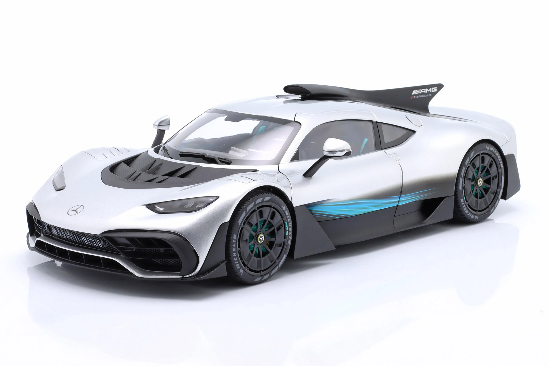 1/12 NZG Mercedes-Benz AMG ONE (C298) high-tech silver