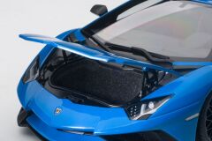 AUTOART - LAMBORGHINI - AVENTADOR LP750-4SV SUPERVELOCE 2015