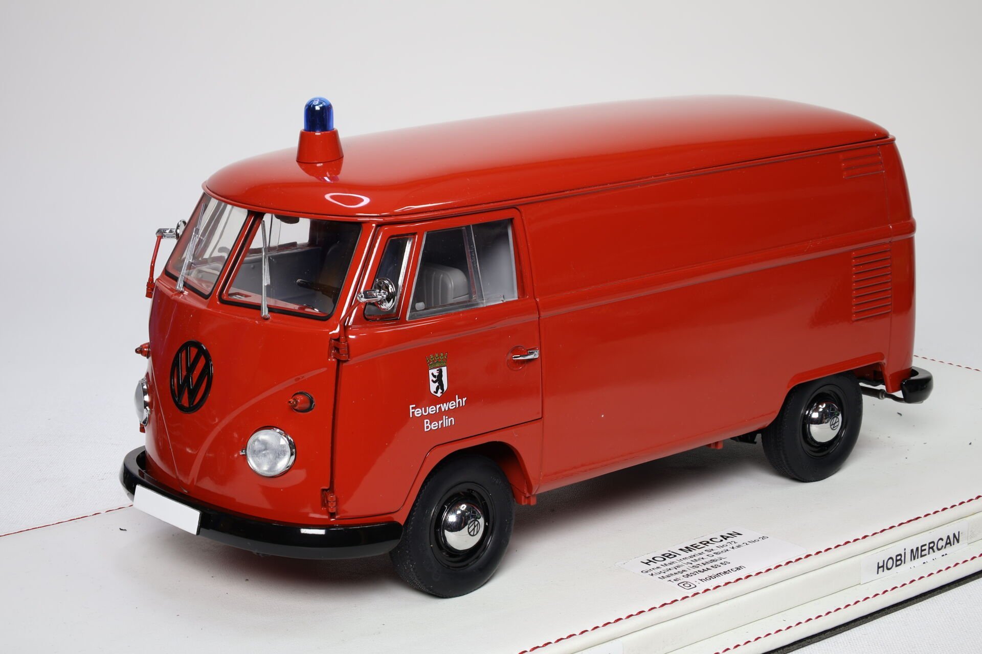 1/18 SCHUCO - VOLKSWAGEN - T1 SAMBA VAN FEUERWEHR BERLIN 1957
