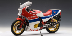 1/6 AutoArt Honda CB1100R (RD) 1983 - 06011