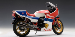 1/6 AutoArt Honda CB1100R (RD) 1983 - 06011